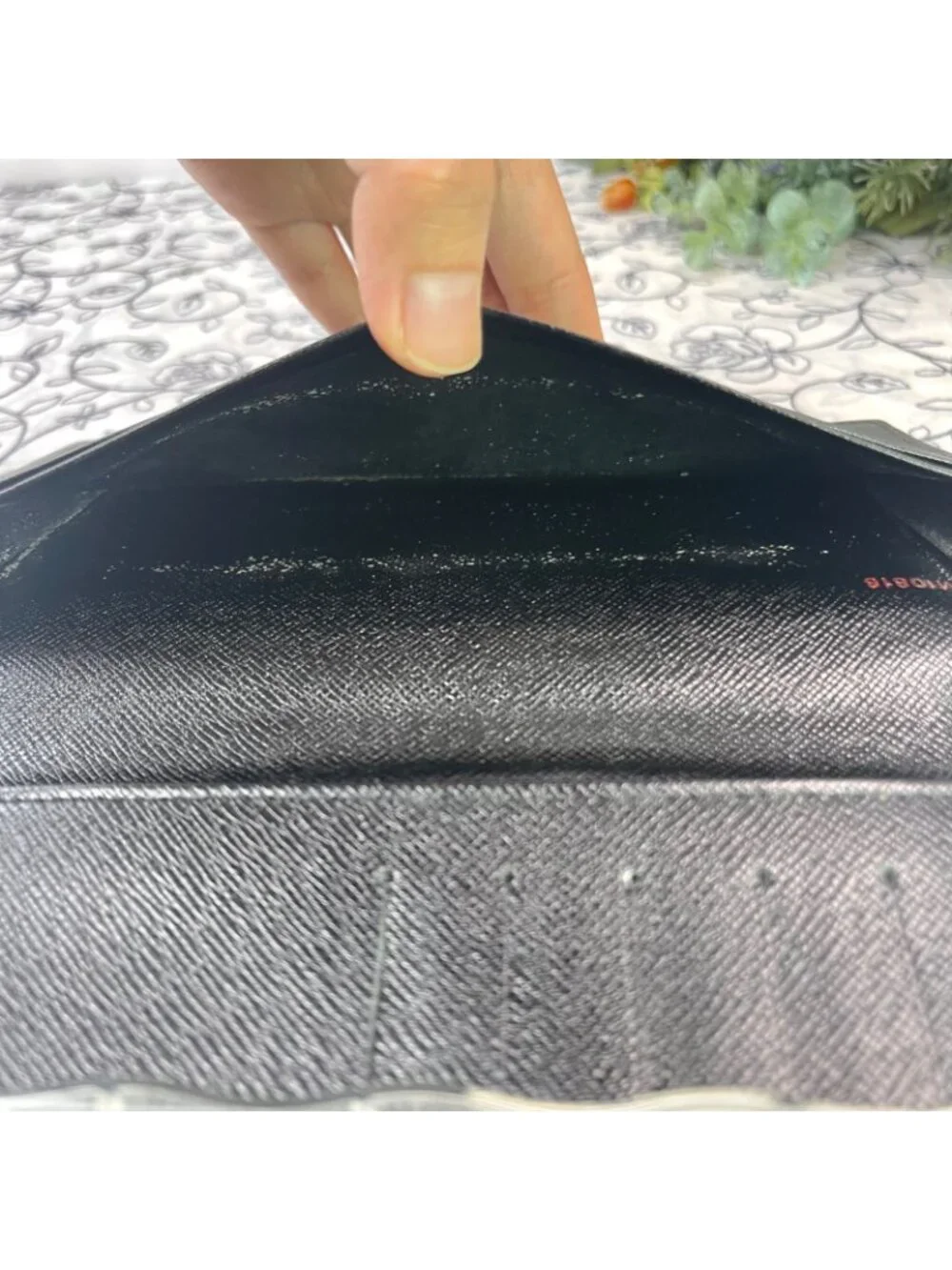 Louis Vuitton Portefeuille Brazza Epi Wallet Black
